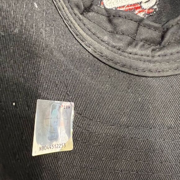 Mitchell & Ness Chicago Bulls Baseball Cap Black Embroidered - Picture 2 of 9